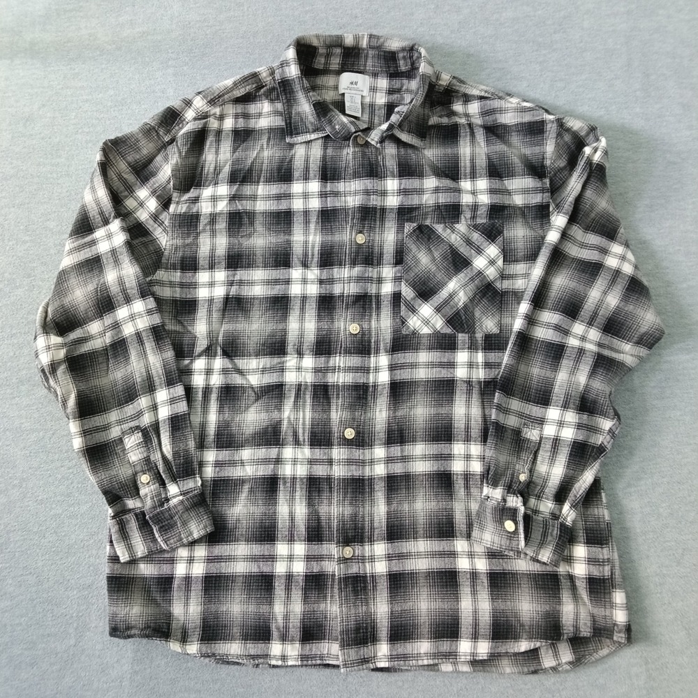 HM Relaxed Fit Flannel Shirt Mens Large Black White Plaid Cotton Button Down